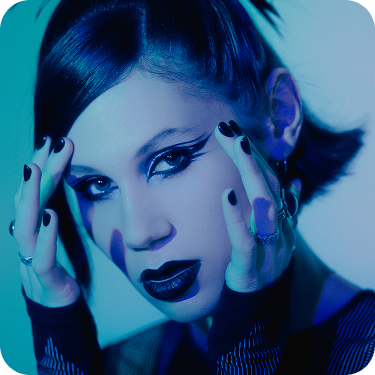 Артист SERAFIMA — партнёр embers.digital