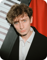 Артист Андрей Минеев — партнёр embers.digital